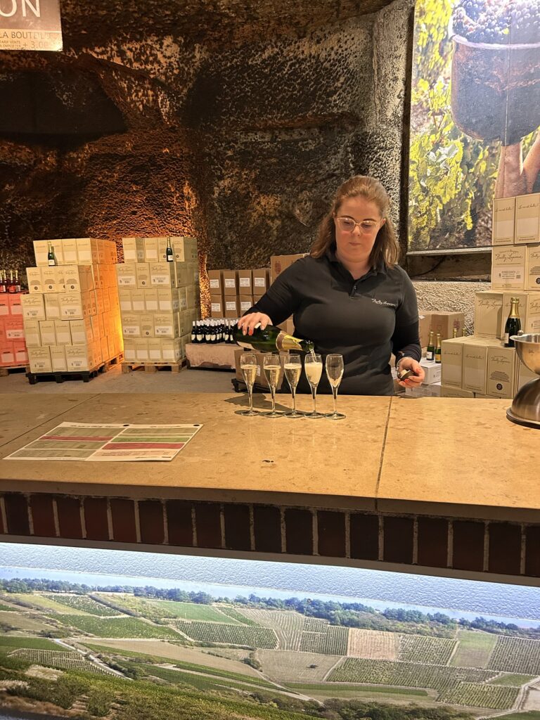 バイィ・ラピエールでの試飲の風景